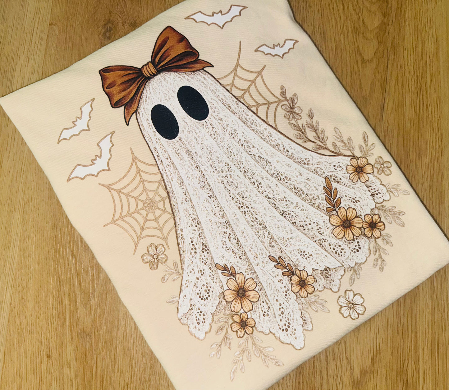 Lace ghost tee TAT 3 WEEKS