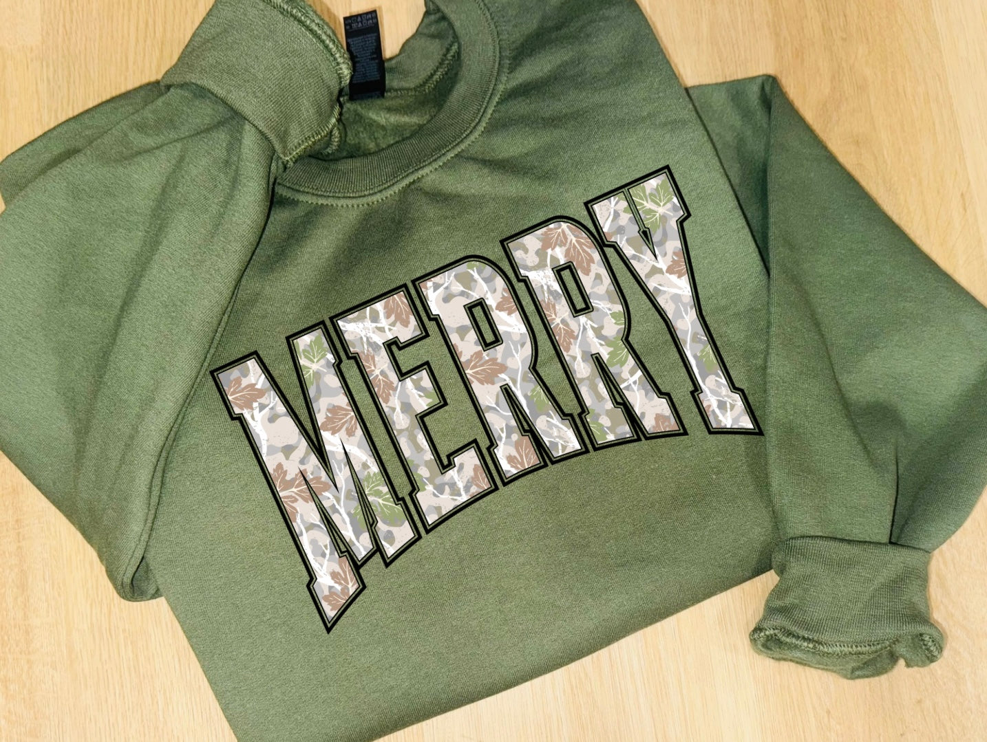 Merry Camo Crewneck TAT 3 WEEKS