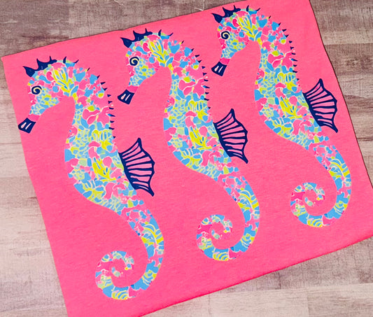 Bright Seahorses tee TAT 3 WEEKS